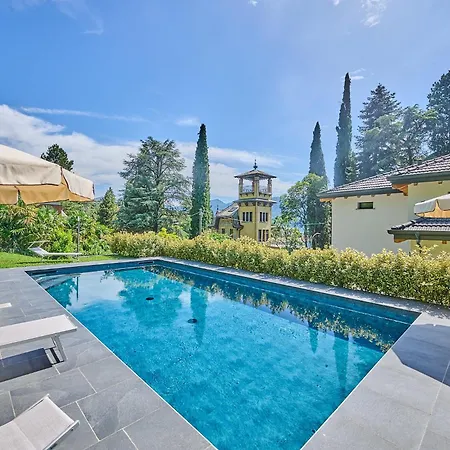 Adriana Villa Lierna